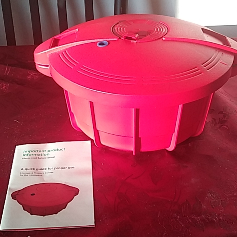 microwavable pressure cookers